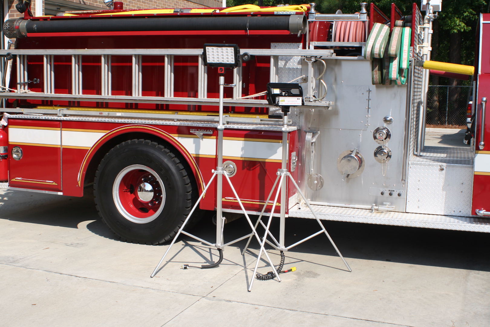 20,000 Lumen Pole-Mounted LED Scene Light