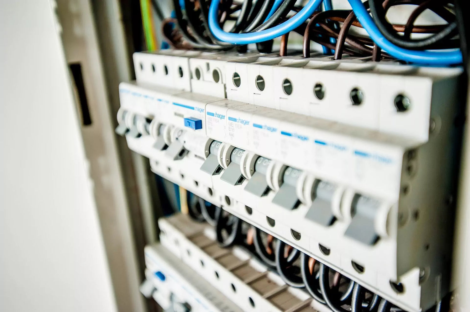 What to know when considering swapping AC fixtures to 12v LEDs